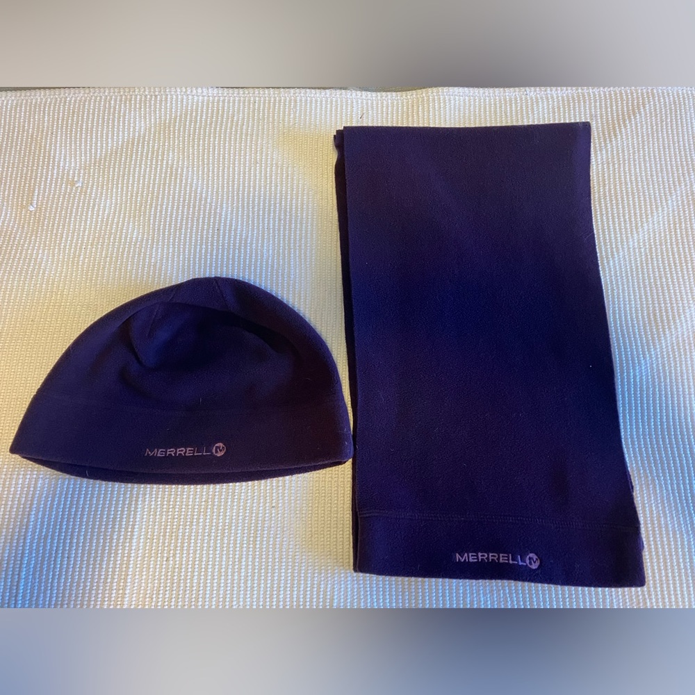 Merrill Fleece Hat and Scarf. Purple. Only worn once.